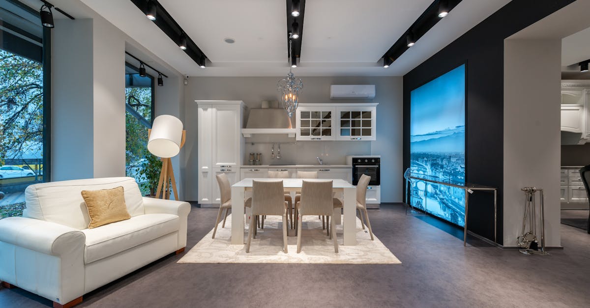 Shadow Mountain, Phoenix